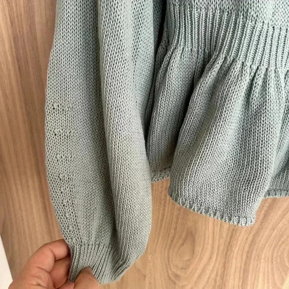 BLU PEPPER Ribbed Waist Sweater Top in Green Sage Small V Neck like new - Picture 6 of 10